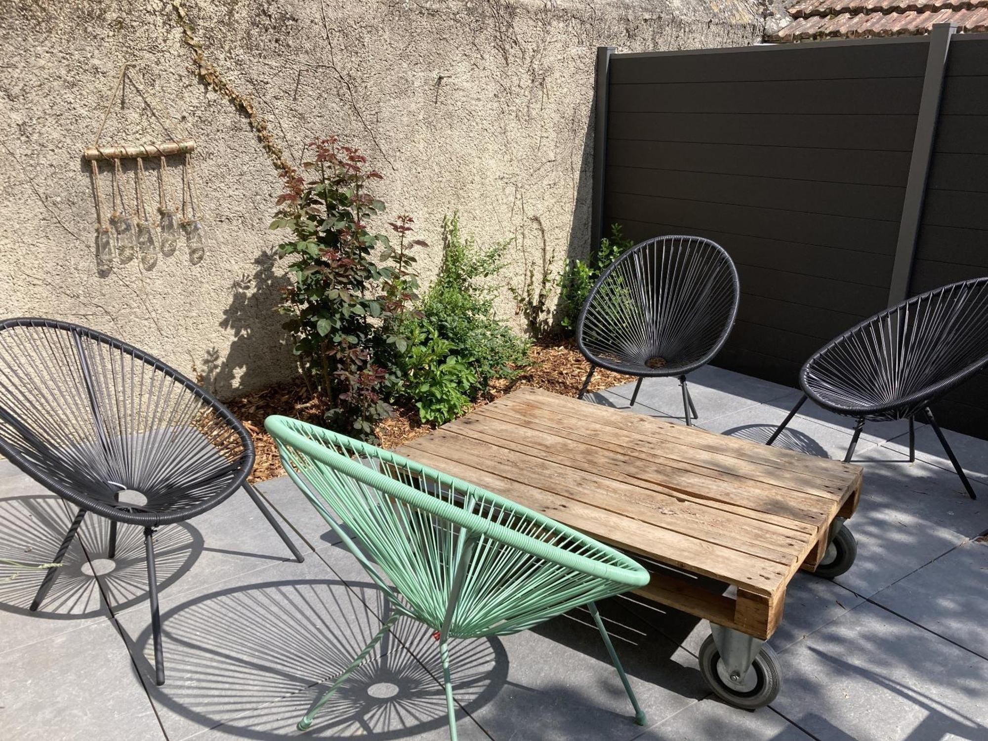 Location Appartement Des Pyrenees Borderes-sur-l'Echez Eksteriør billede