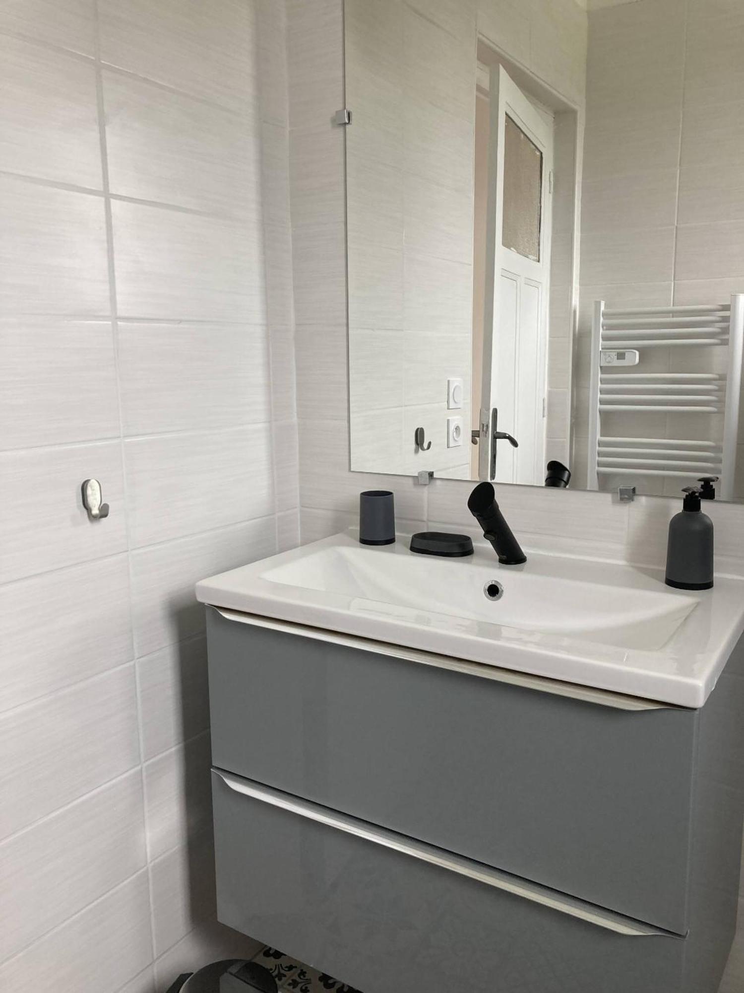 Location Appartement Des Pyrenees Borderes-sur-l'Echez Værelse billede