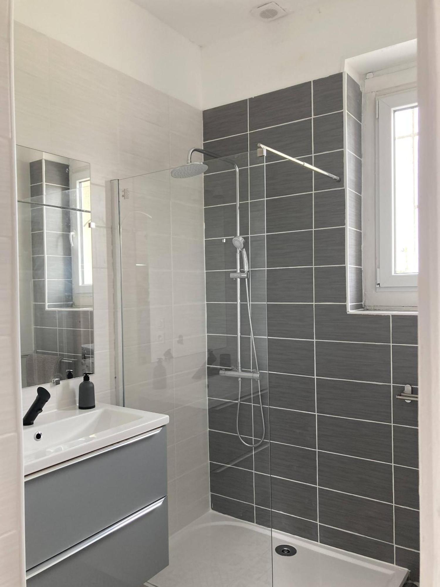 Location Appartement Des Pyrenees Borderes-sur-l'Echez Værelse billede