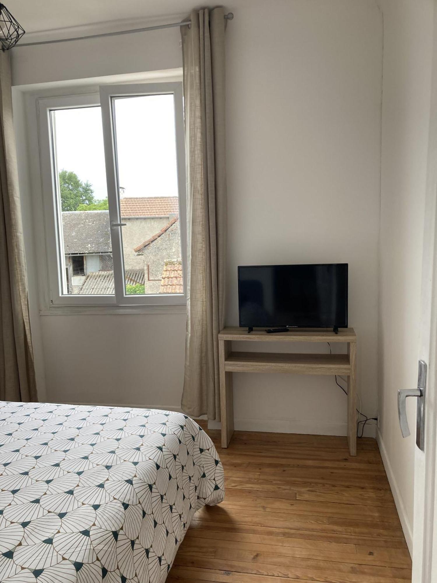 Location Appartement Des Pyrenees Borderes-sur-l'Echez Værelse billede