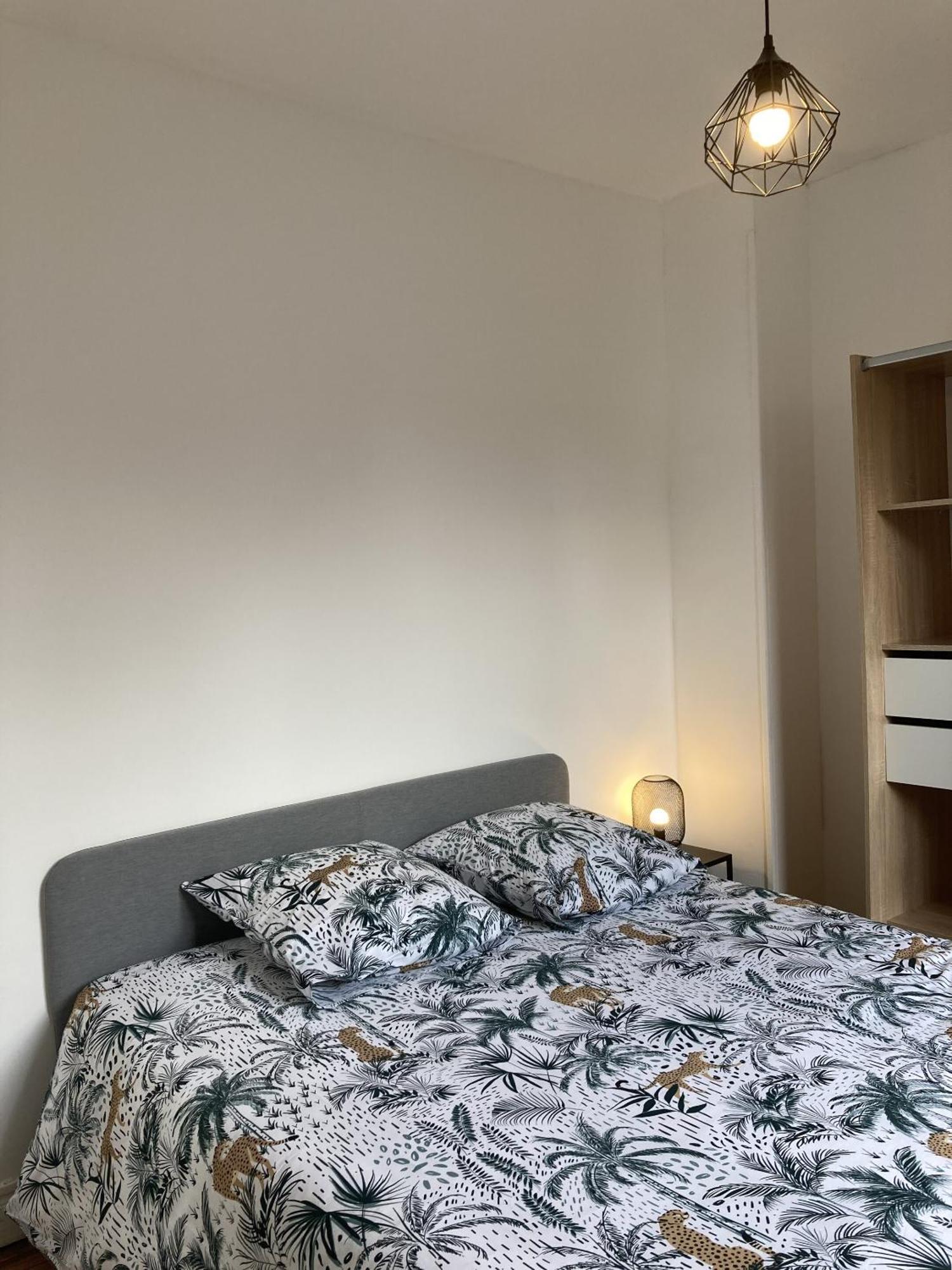 Location Appartement Des Pyrenees Borderes-sur-l'Echez Værelse billede